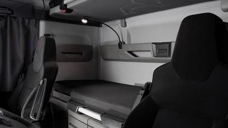 Language recognition via driver card