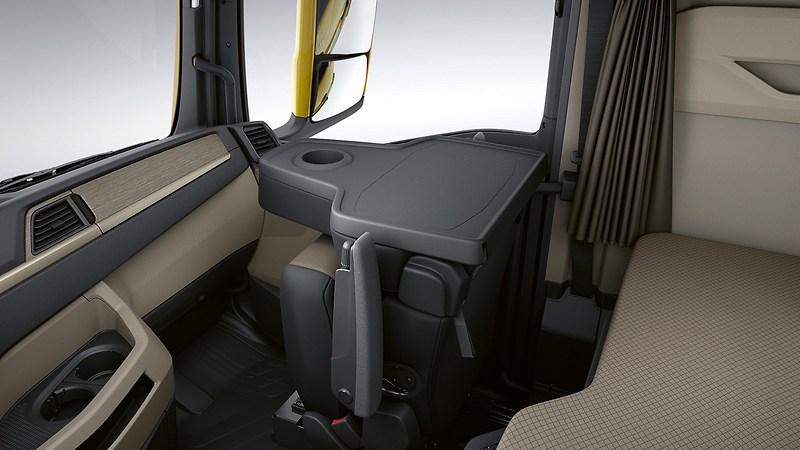 Language recognition via driver card