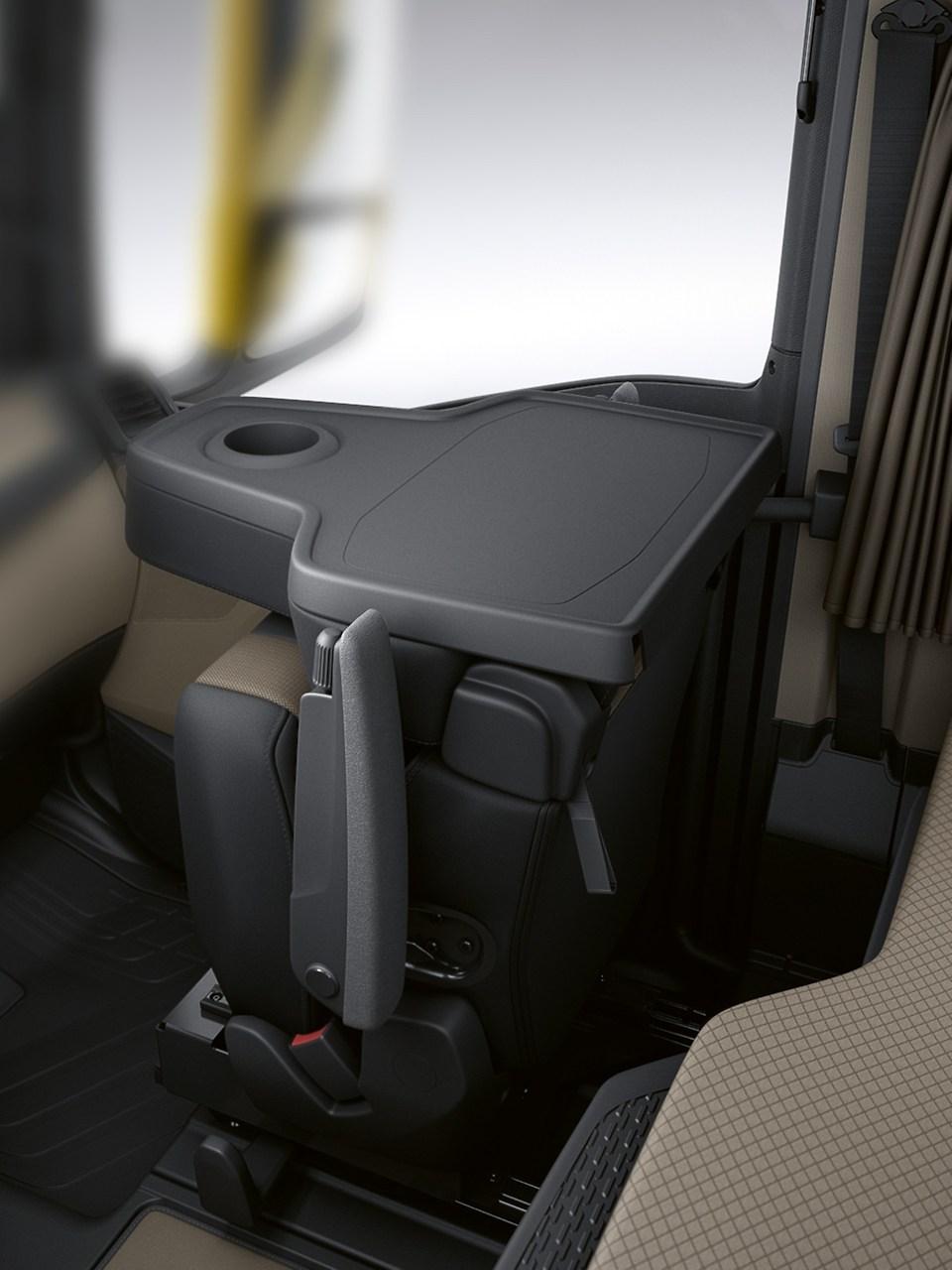 MAN TGS Vario foldable co-driver’s seat / table combo