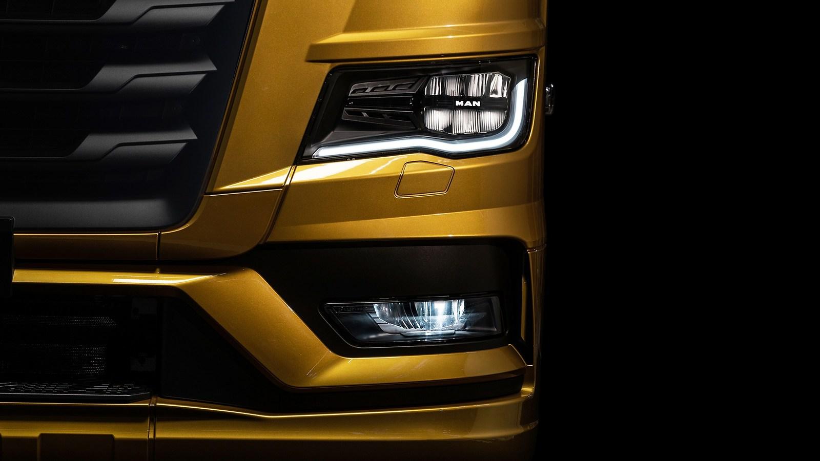 MAN TGS Vario foldable co-driver’s seat / table combo